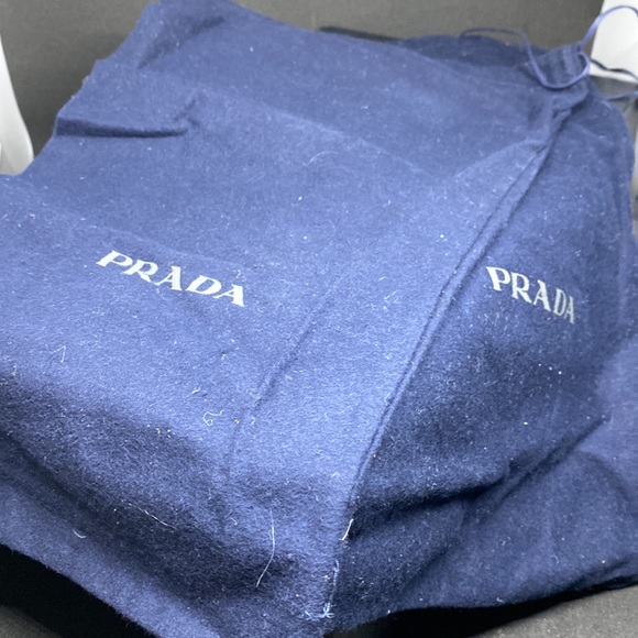 PRADA - Picture 9 of 9